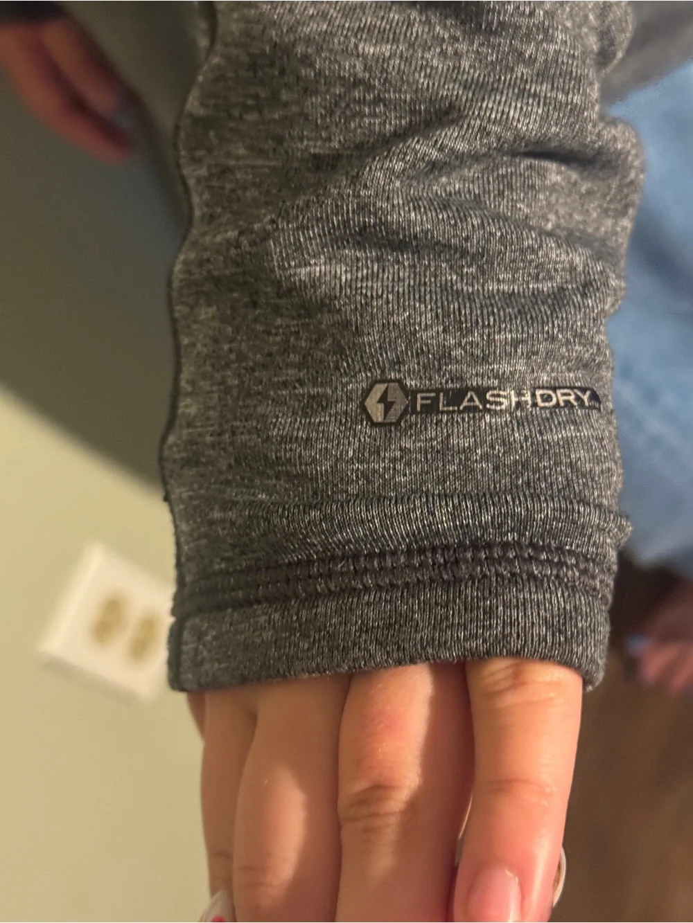 The North Face Men’s Charcoal Gray 1/4 Zip Pullover